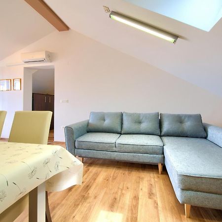 Apartment Val Njivice Buitenkant foto