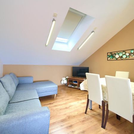 Apartment Val Njivice Buitenkant foto
