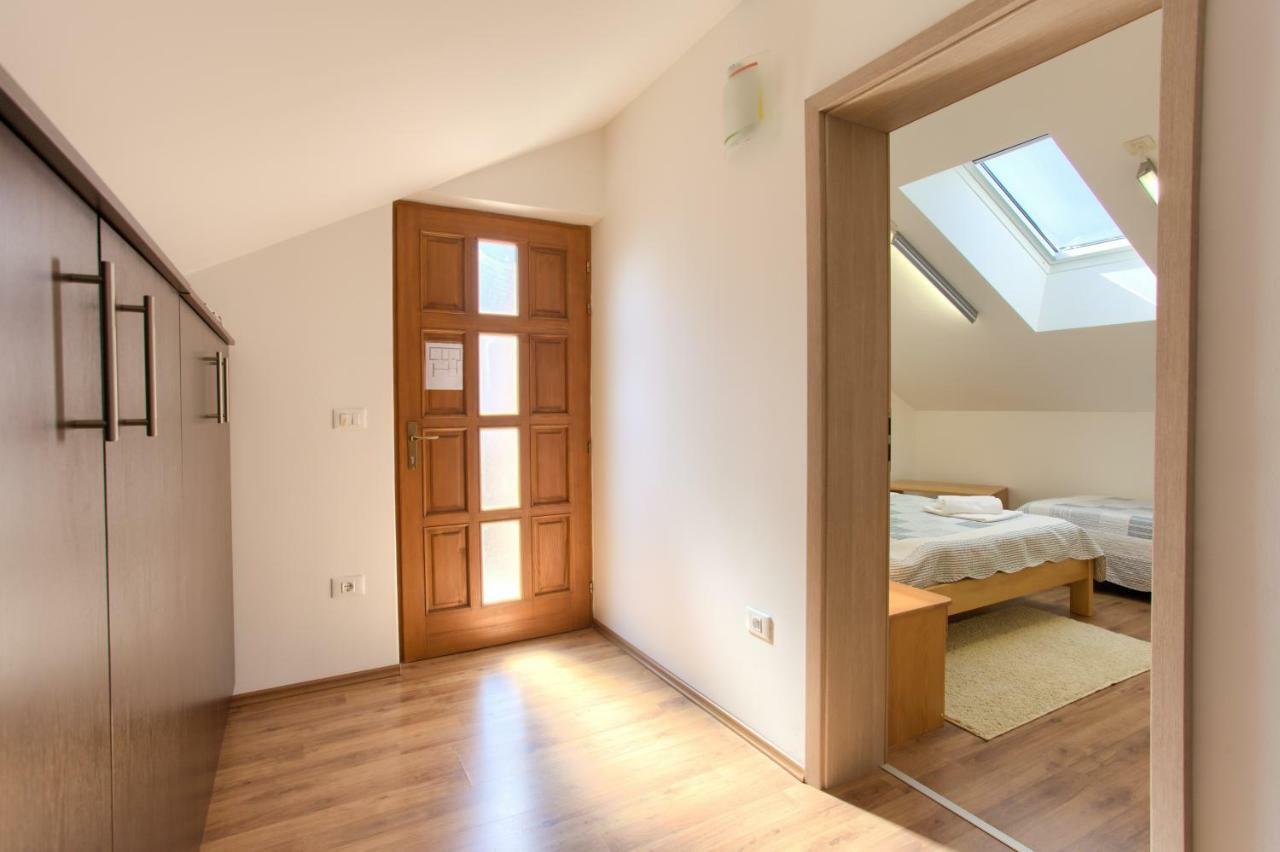 Apartment Val Njivice Buitenkant foto